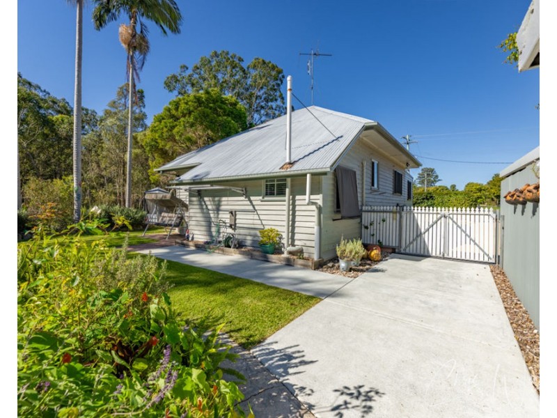 15 Leichhardt Street, Woodford QLD 4514
