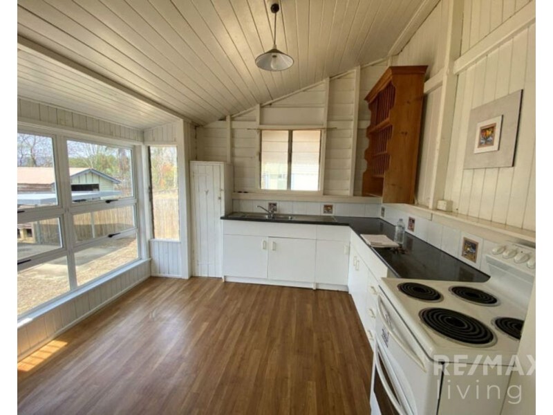 13 Row Street, Kilcoy QLD 4515