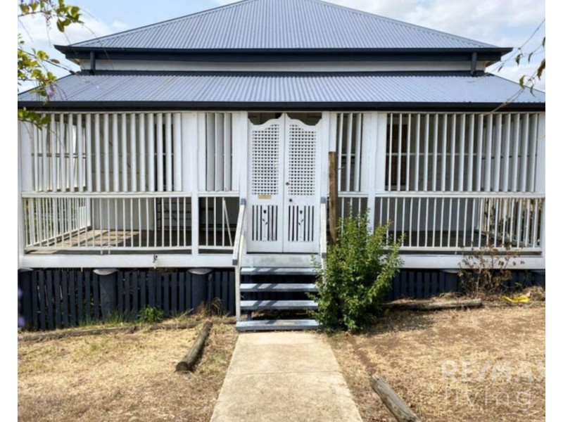 13 Row Street, Kilcoy QLD 4515