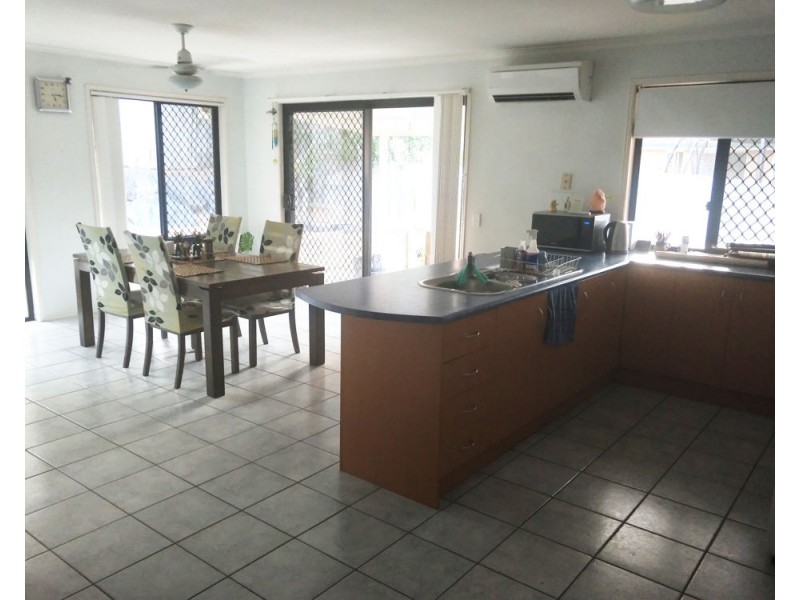 4 Blaxland Place, Narangba QLD 4504