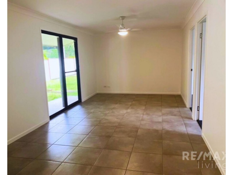 53 George Street, Woodford QLD 4514