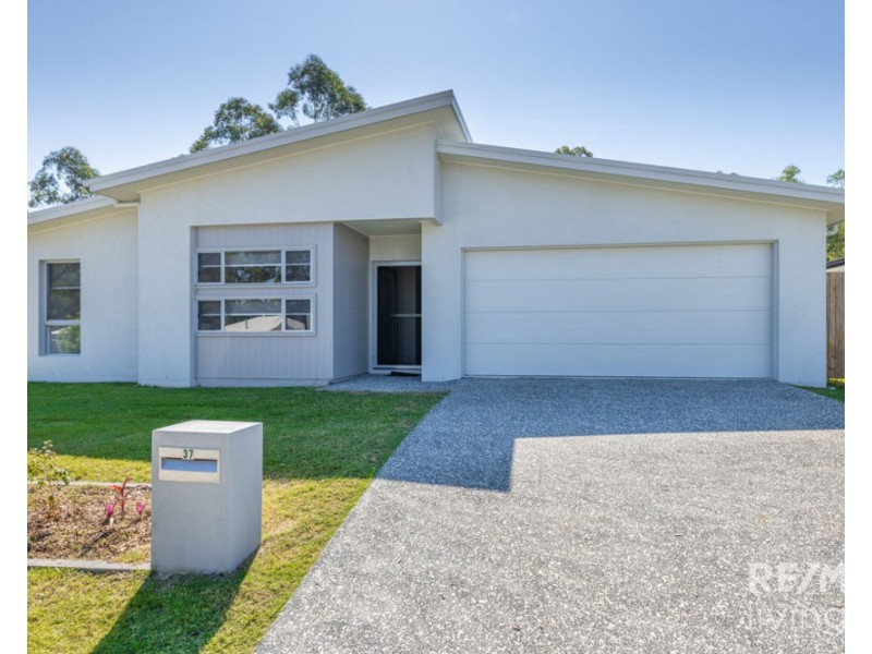 37 Hamilton Road, Woodford QLD 4514