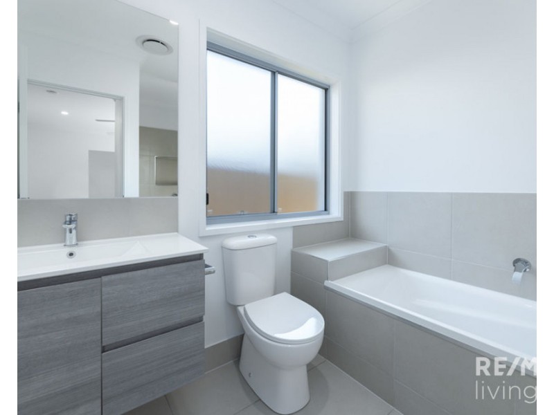 37 Hamilton Road, Woodford QLD 4514