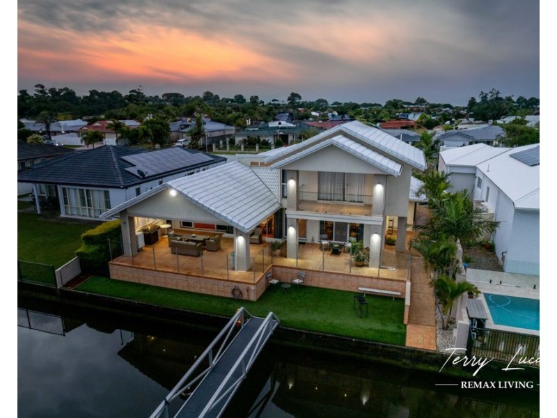 52 Cosmos Avenue, Banksia Beach QLD 4507
