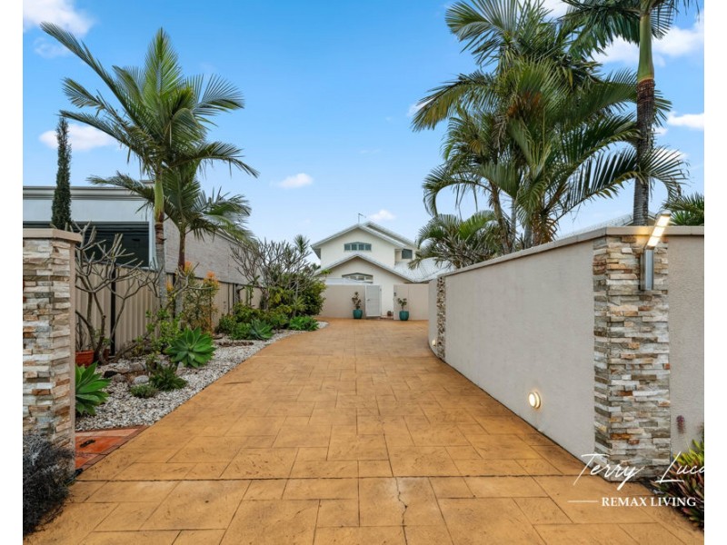 52 Cosmos Avenue, Banksia Beach QLD 4507