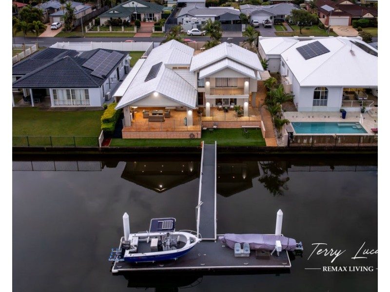 52 Cosmos Avenue, Banksia Beach QLD 4507
