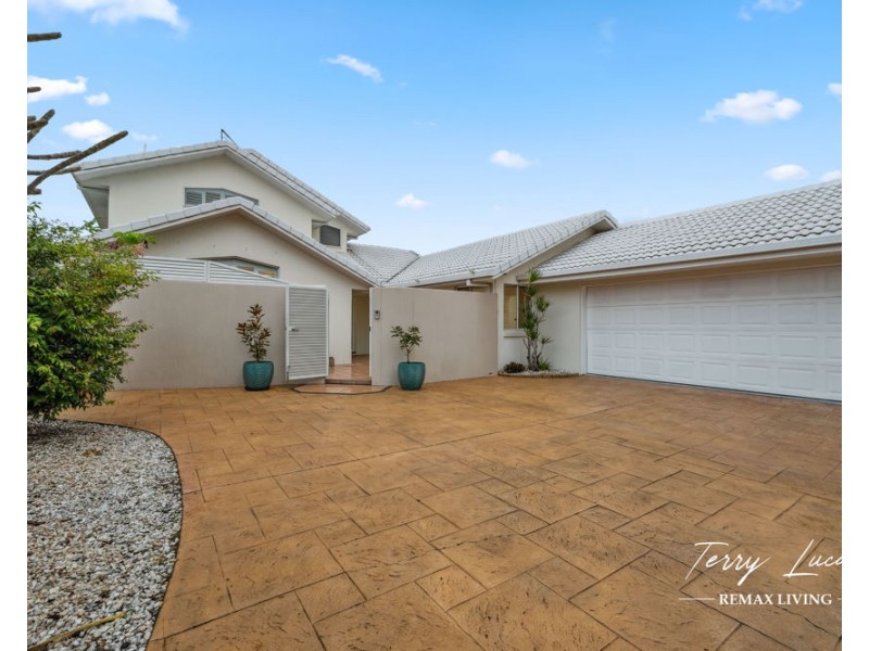 52 Cosmos Avenue, Banksia Beach QLD 4507