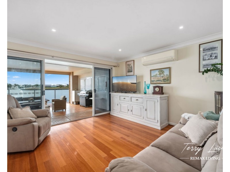 52 Cosmos Avenue, Banksia Beach QLD 4507
