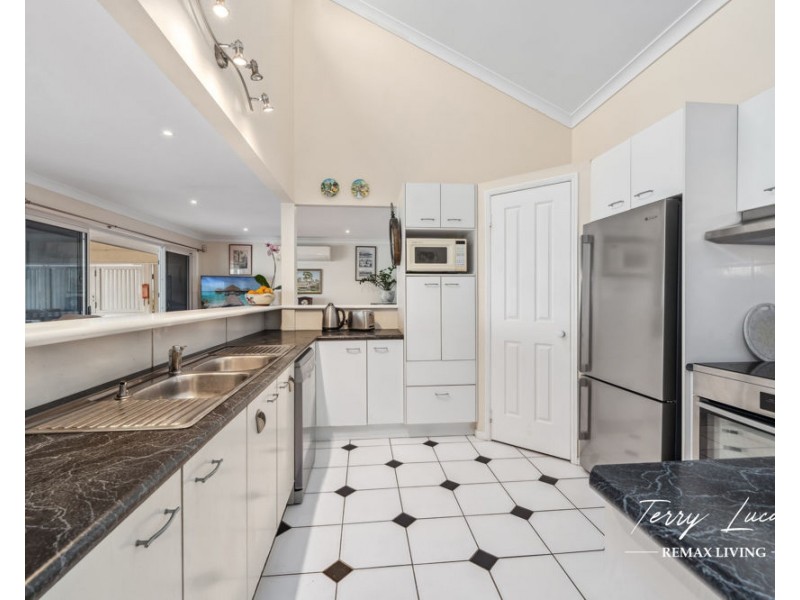 52 Cosmos Avenue, Banksia Beach QLD 4507