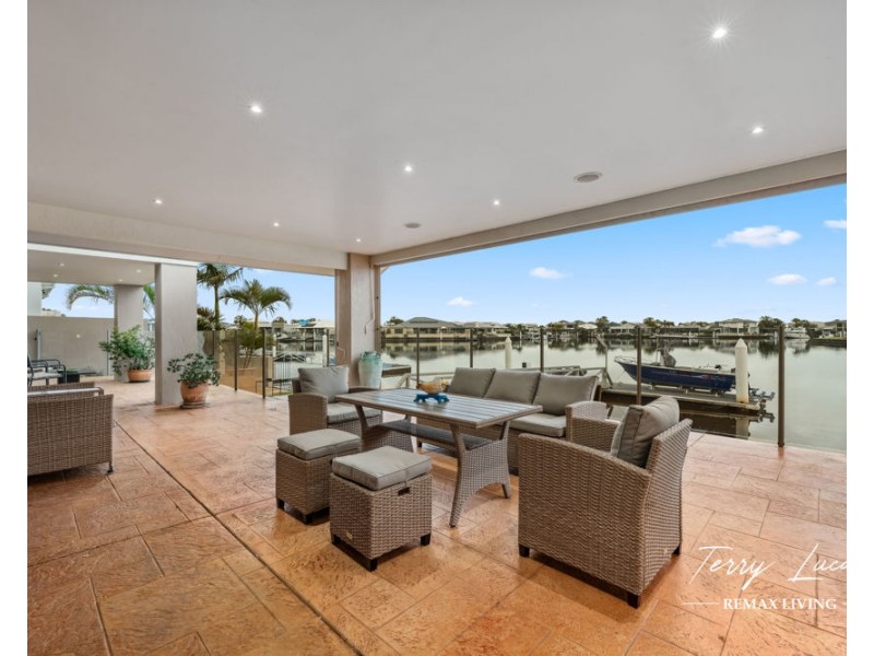 52 Cosmos Avenue, Banksia Beach QLD 4507