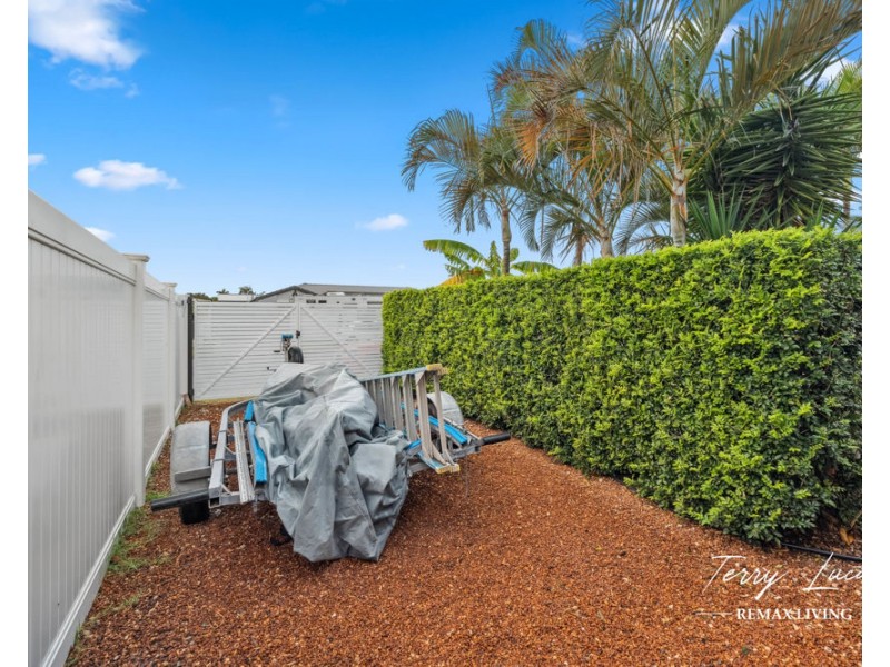 52 Cosmos Avenue, Banksia Beach QLD 4507
