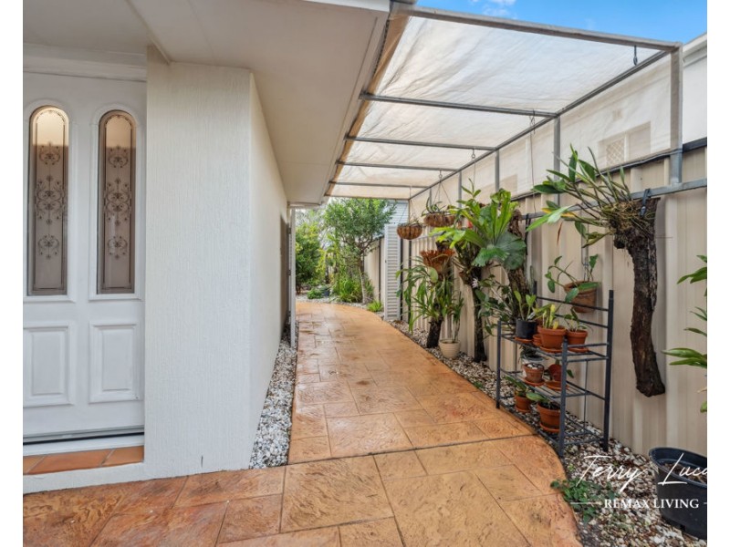 52 Cosmos Avenue, Banksia Beach QLD 4507