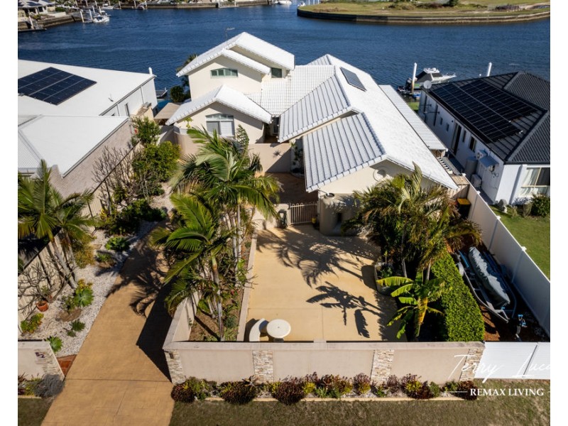 52 Cosmos Avenue, Banksia Beach QLD 4507
