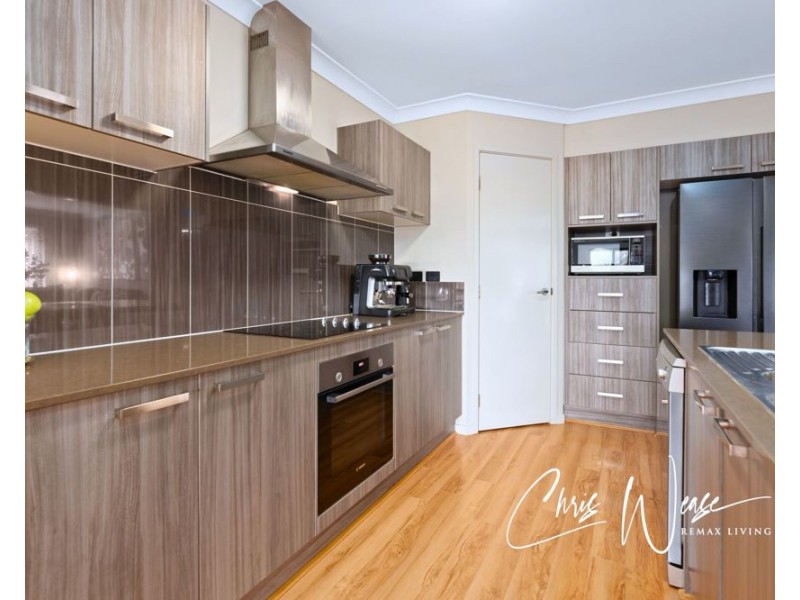 15-17 Anthoulla Avenue, Woodford QLD 4514