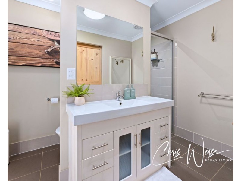 15-17 Anthoulla Avenue, Woodford QLD 4514