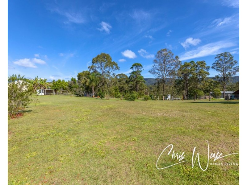 15-17 Anthoulla Avenue, Woodford QLD 4514