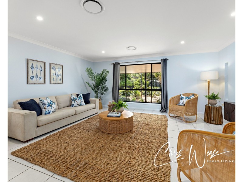 27 The Crest, Elimbah QLD 4516