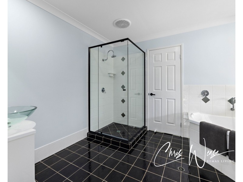 27 The Crest, Elimbah QLD 4516