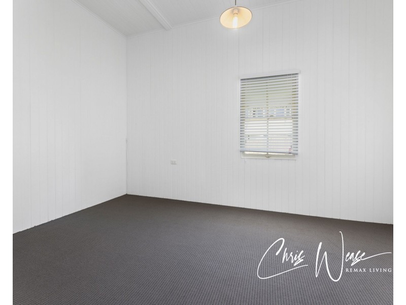 13 Row Street, Kilcoy QLD 4515