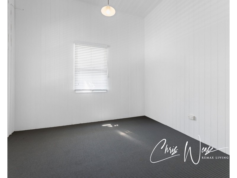 13 Row Street, Kilcoy QLD 4515