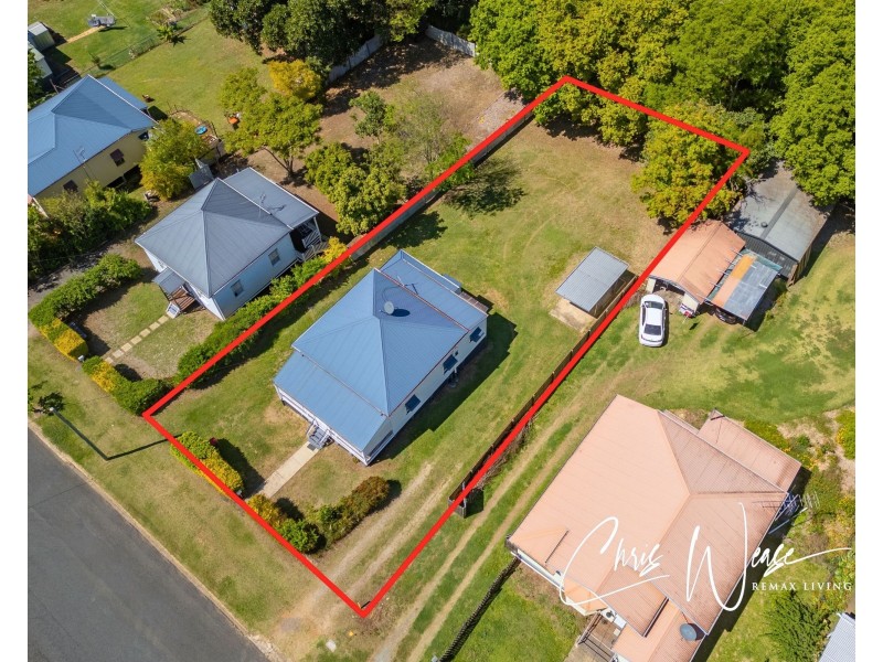 13 Row Street, Kilcoy QLD 4515