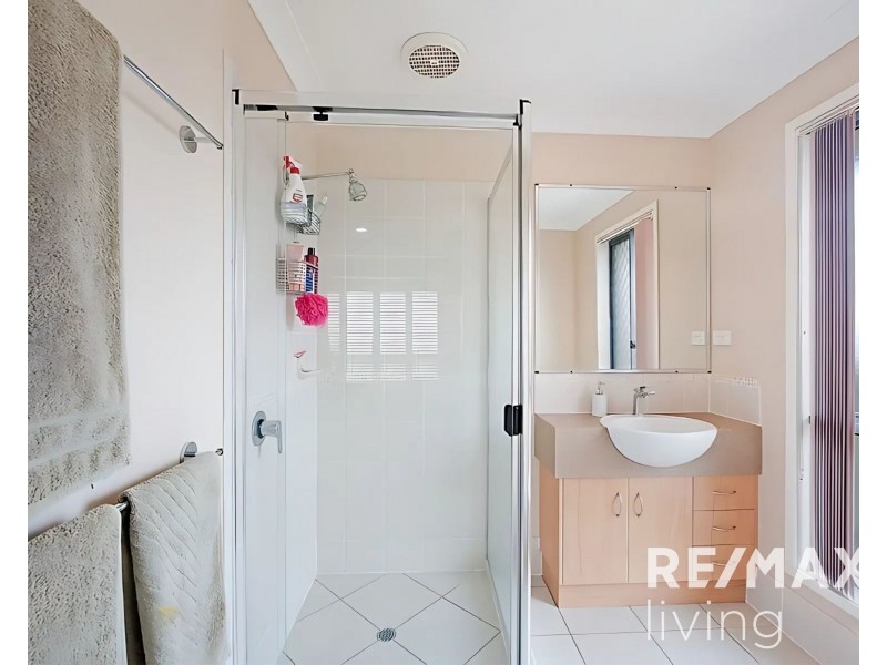 10 Ulysses St, Kallangur QLD 4503