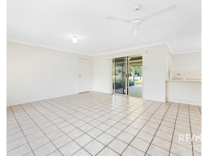 4 Gloucester Street, Woodford QLD 4514