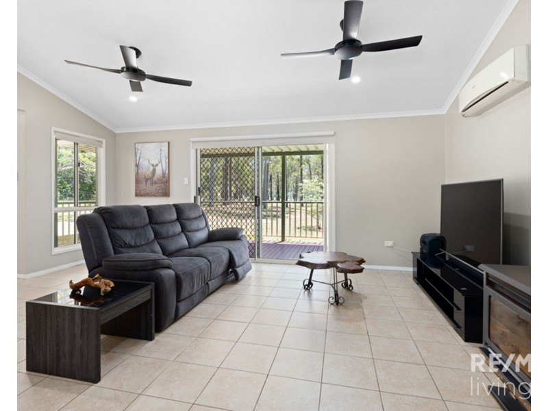 398 Crumpton Drive, Blackbutt North QLD 4306