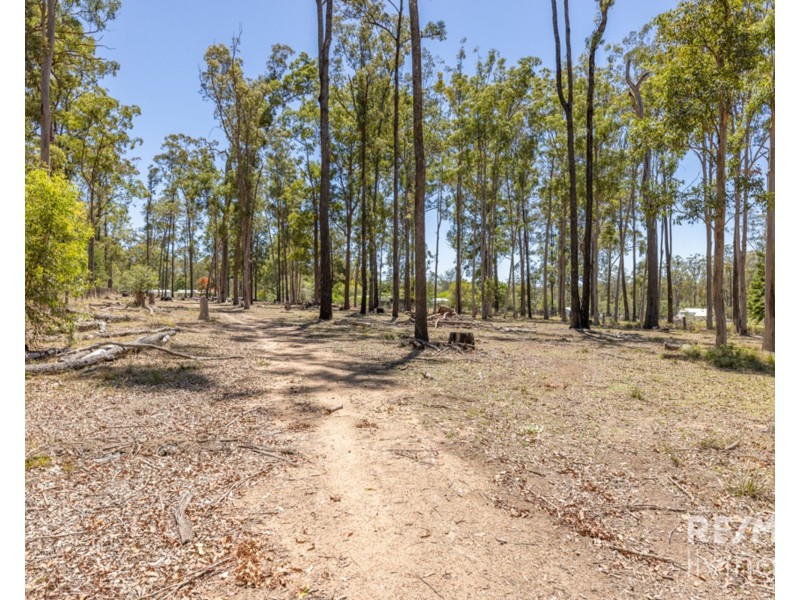 398 Crumpton Drive, Blackbutt North QLD 4306