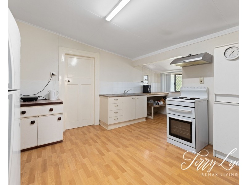 6 Browne Street, Yarraman QLD 4614