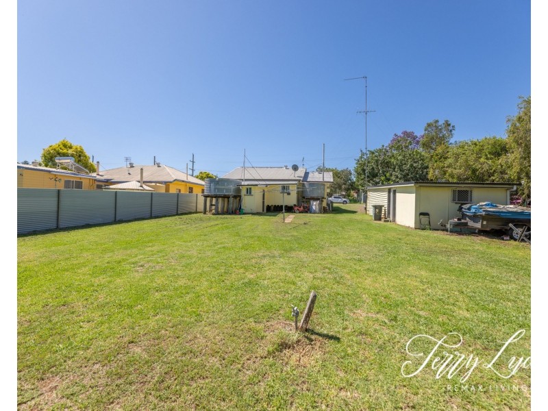 6 Browne Street, Yarraman QLD 4614