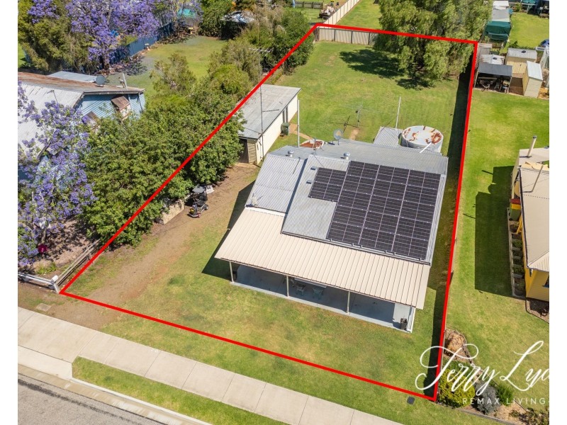 6 Browne Street, Yarraman QLD 4614