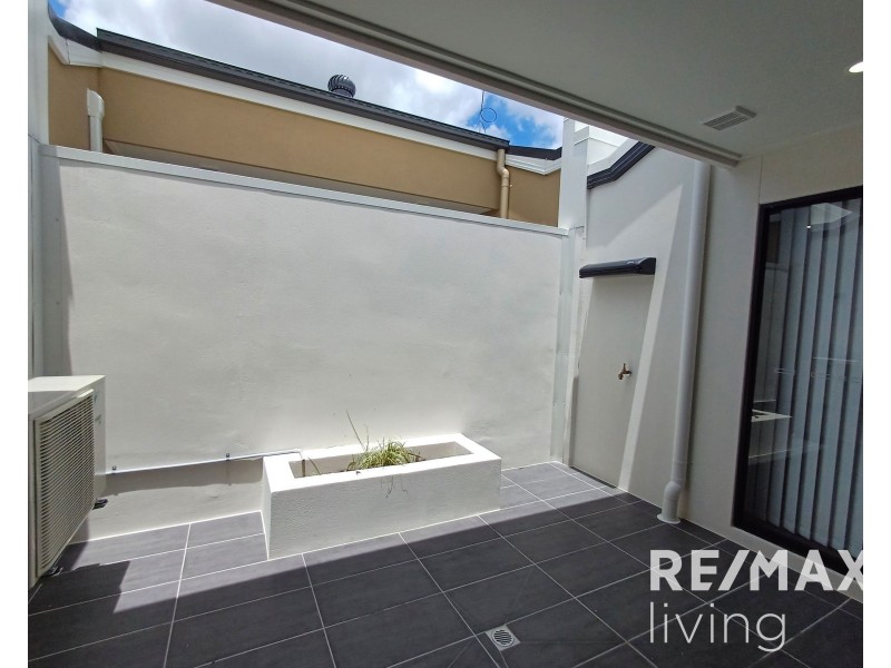 16 Lemon Myrtle Lane, Ripley QLD 4306