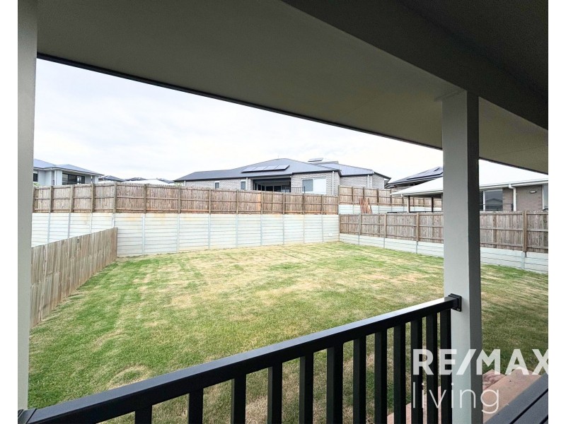 52 Belvedere Drive, Spring Mountain QLD 4124