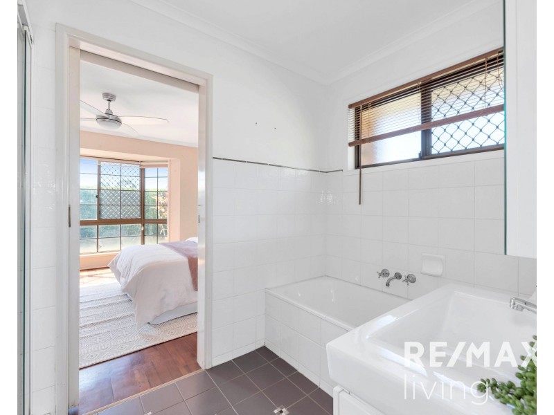 64 Crestridge Crescent, Morayfield QLD 4506
