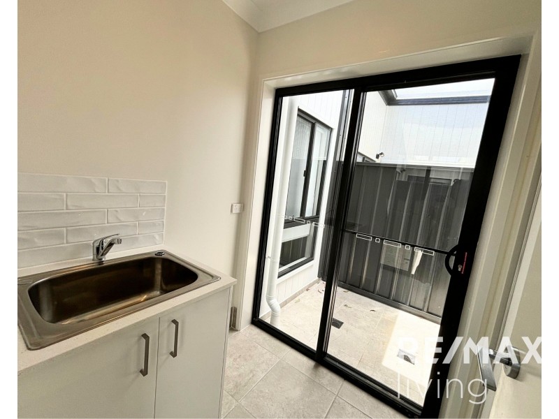 12 Island Parade, Morayfield QLD 4506