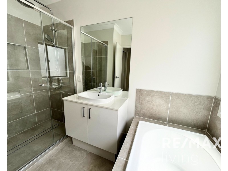 12 Island Parade, Morayfield QLD 4506