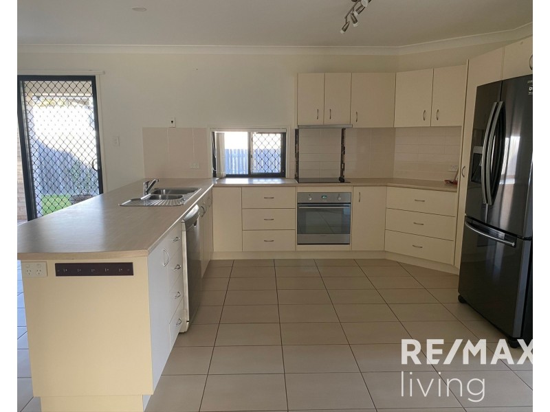 79 Kangaroo Avenue, Bongaree QLD 4507