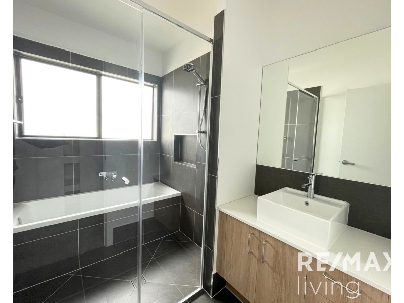 1/56 Hamilton Road, Woodford QLD 4514