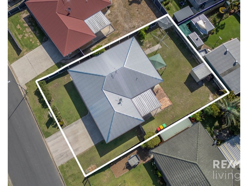 24 Columbia Drive, Beachmere QLD 4510