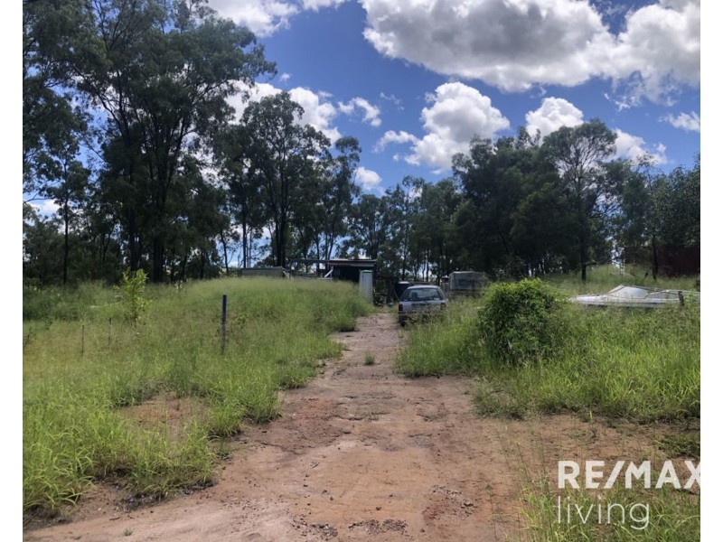 24 Middle Road, Proston QLD 4613
