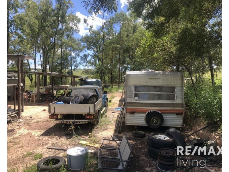 24 Middle Road, Proston QLD 4613