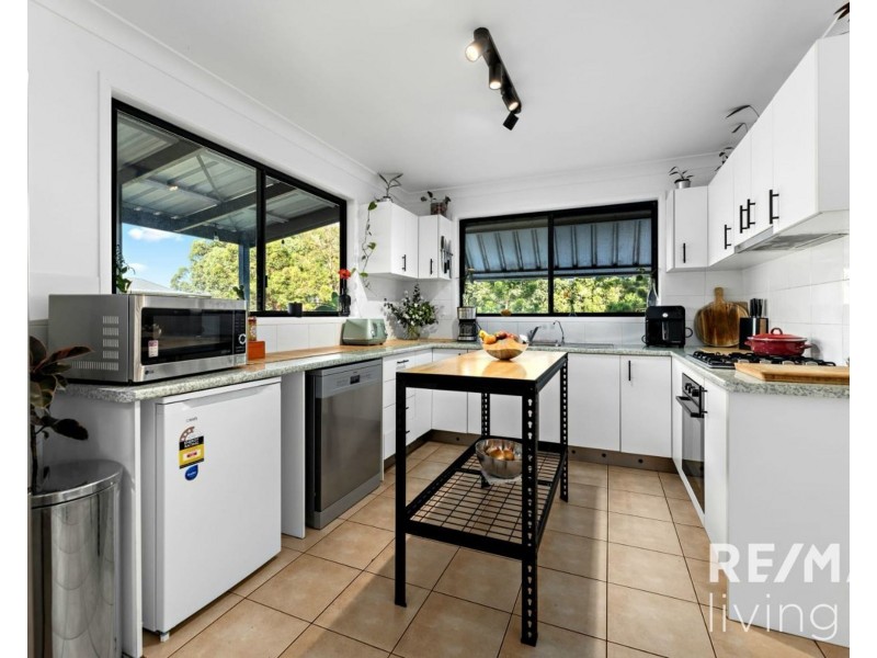 94 Hardgrave Road, Benarkin North QLD 4306