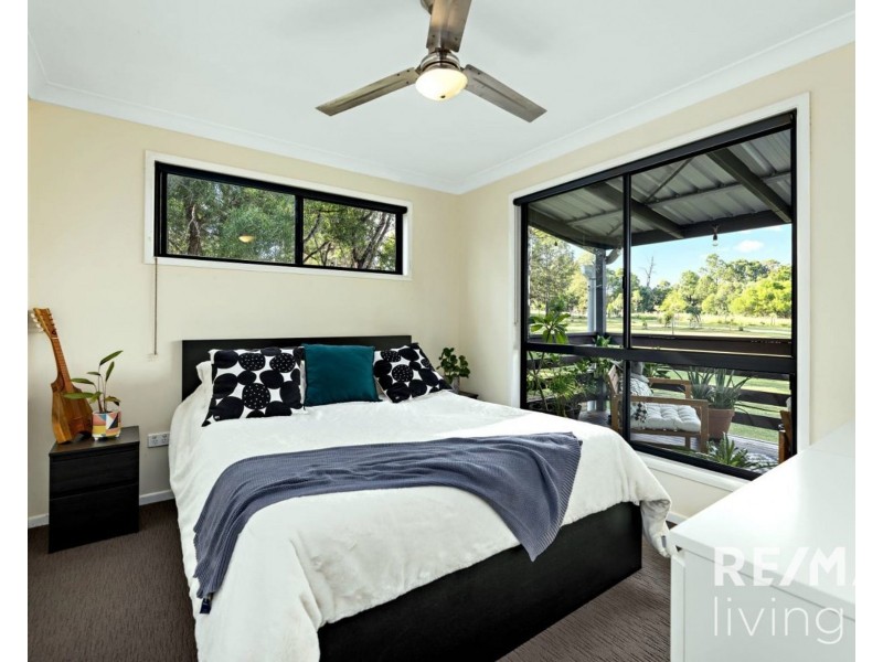 94 Hardgrave Road, Benarkin North QLD 4306