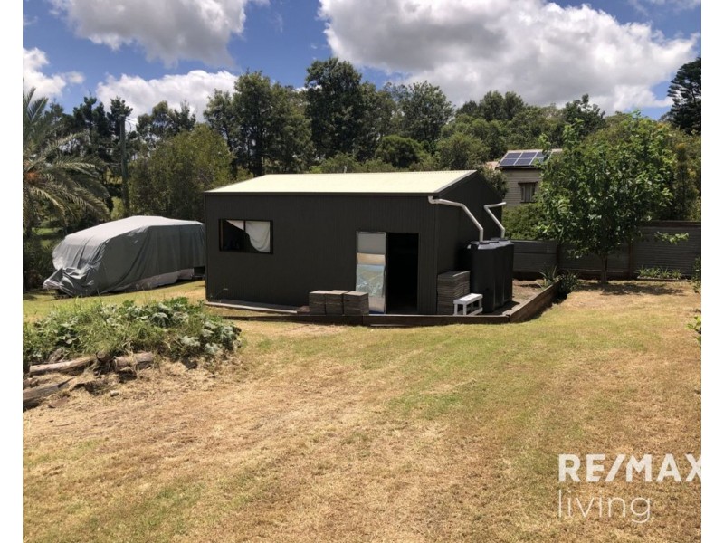 16 Nelson Street, Proston QLD 4613