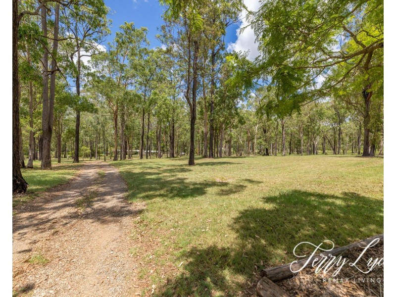 122 Franks Road, Blackbutt QLD 4306