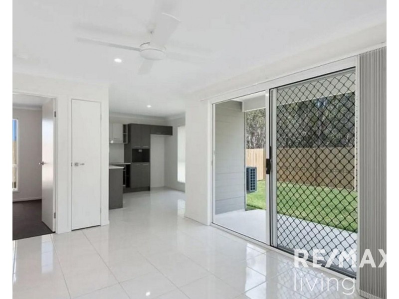 2/33 Jones Street, Rothwell QLD 4022