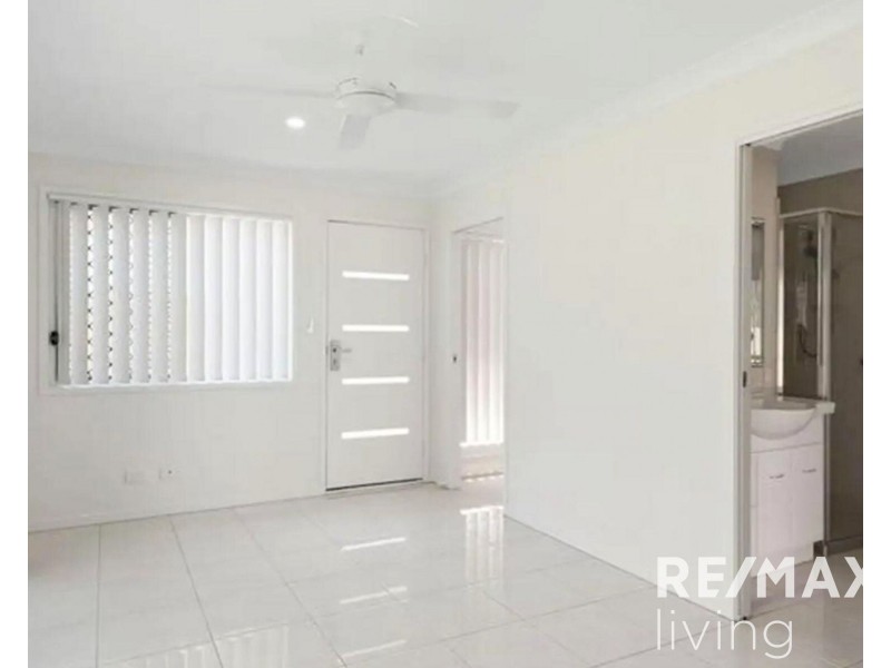2/33 Jones Street, Rothwell QLD 4022