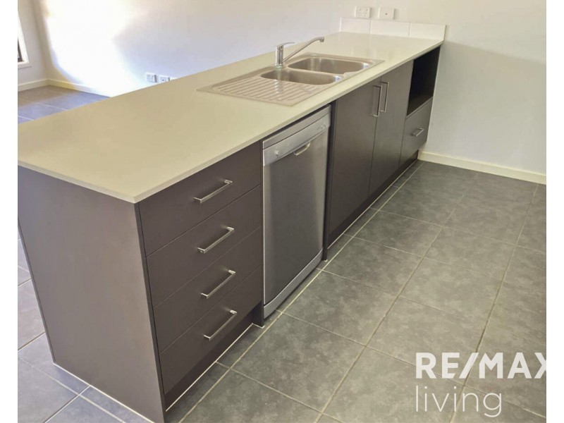 2/1 Llama Court, Dakabin QLD 4503