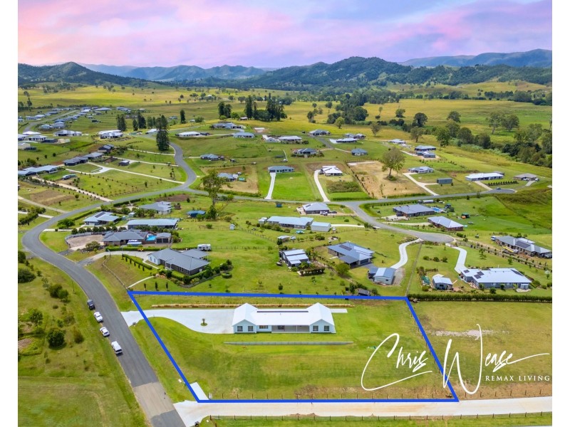 1,4 Pine Tree Drive, Kilcoy QLD 4515